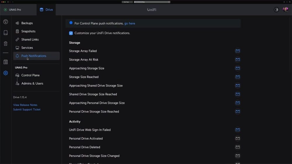 Скриншот настроек уведомлений Unifi Drive с различными оповещениями о состоянии хранилища и вариантами уведомлений по электронной почте.