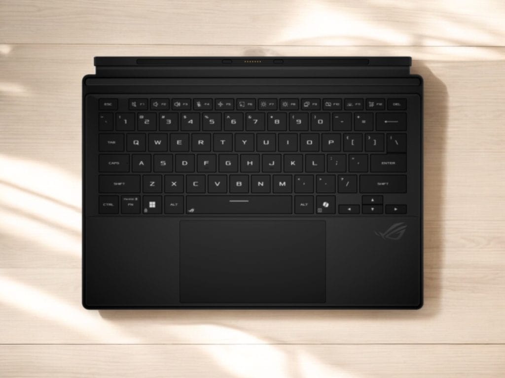 Asus Flow Z13 2025. Современная клавиатура ноутбука с черным дизайном и эргономичной раскладкой, идеально подходящая для геймеров и профессионалов.