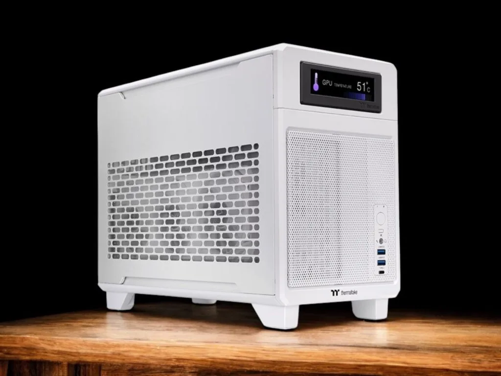 Thermaltake TR100 SFF Стильный мини-корпус ПК с элегантным дизайном и индикатором температуры GPU.