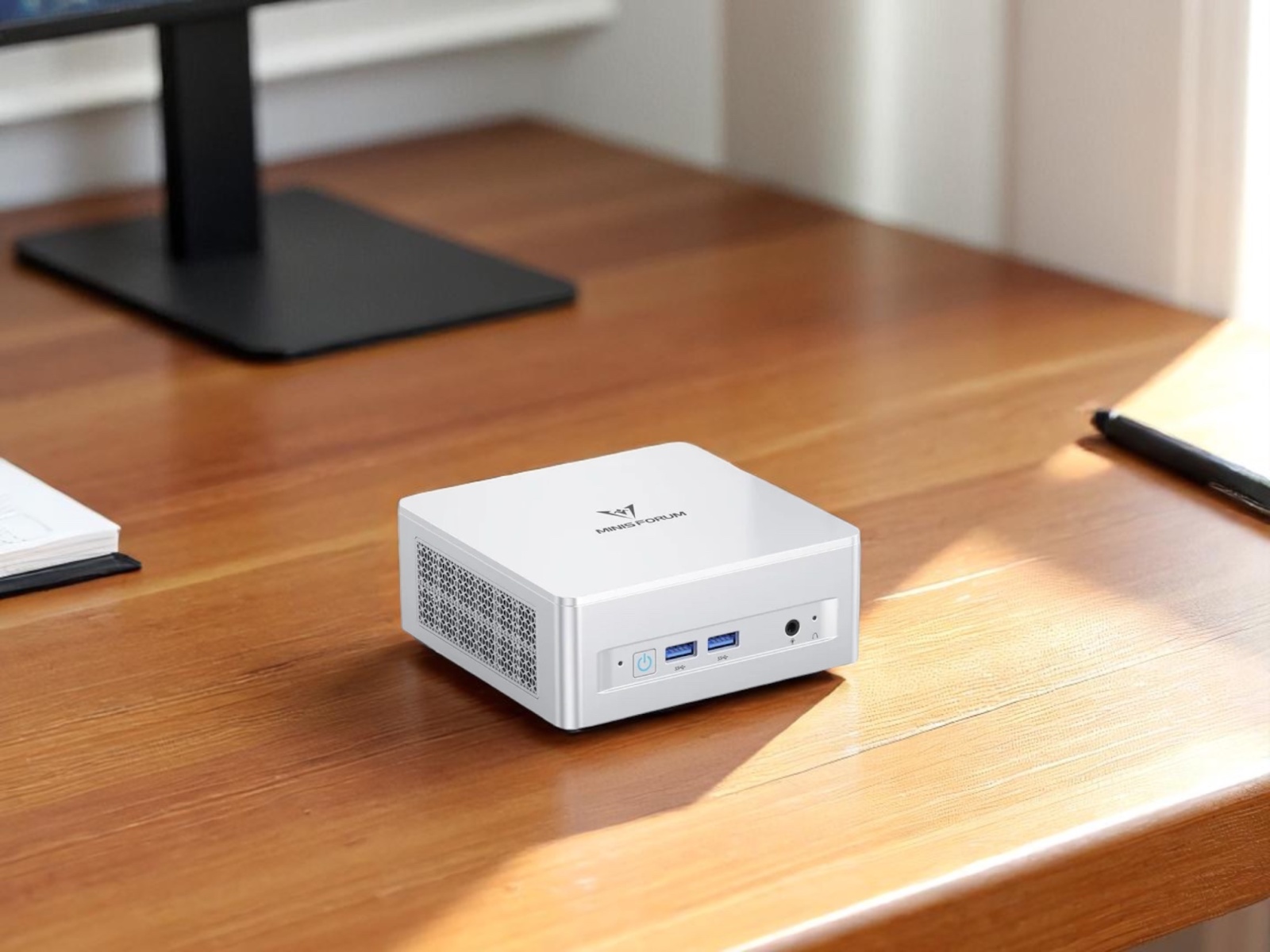 Обзор Minisforum UM880 Plus: лучший мини-ПК до $600? - Hostbor - Обзоры  железа, Домашние серверы и ИИ-решения
