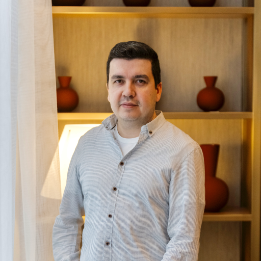 Отабек Джураев
