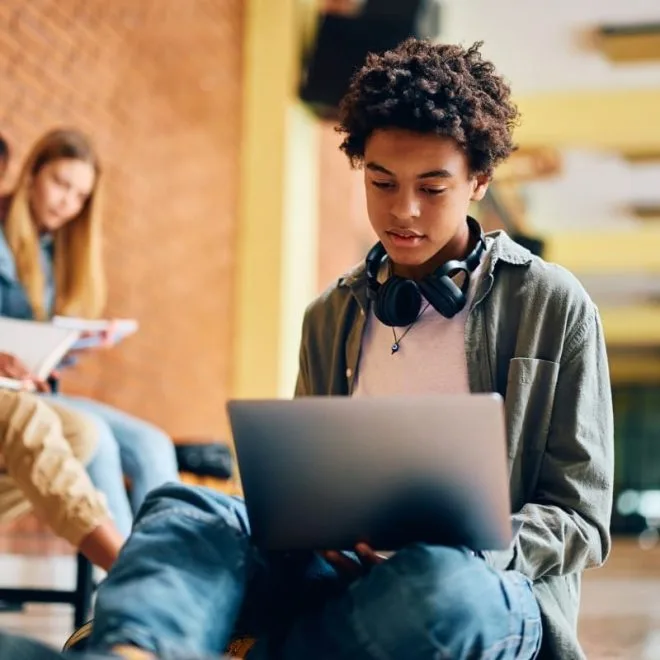 Лучшие ноутбуки для студентов: Как выбрать идеальный вариант?