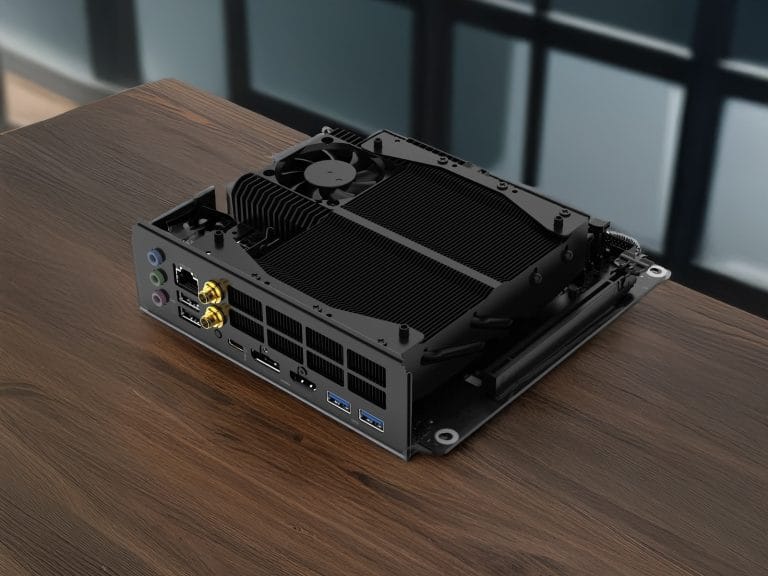 Обзор Minisforum BD790i X3D: Кому не стоит его покупать? Компактный мини-ПК с продвинутой системой охлаждения и множеством портов на деревянной поверхности
